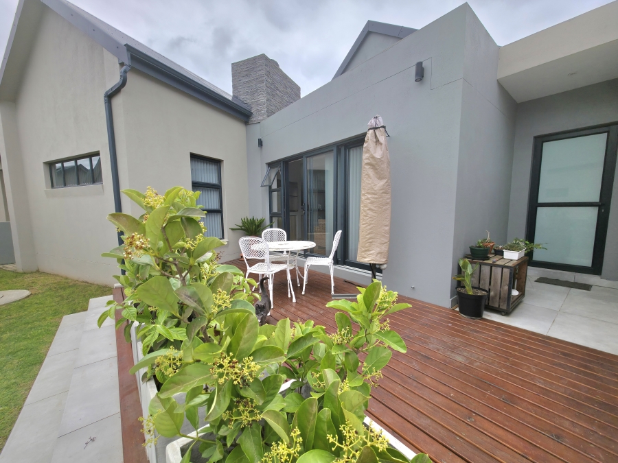 3 Bedroom Property for Sale in Outeniquasbosch Western Cape